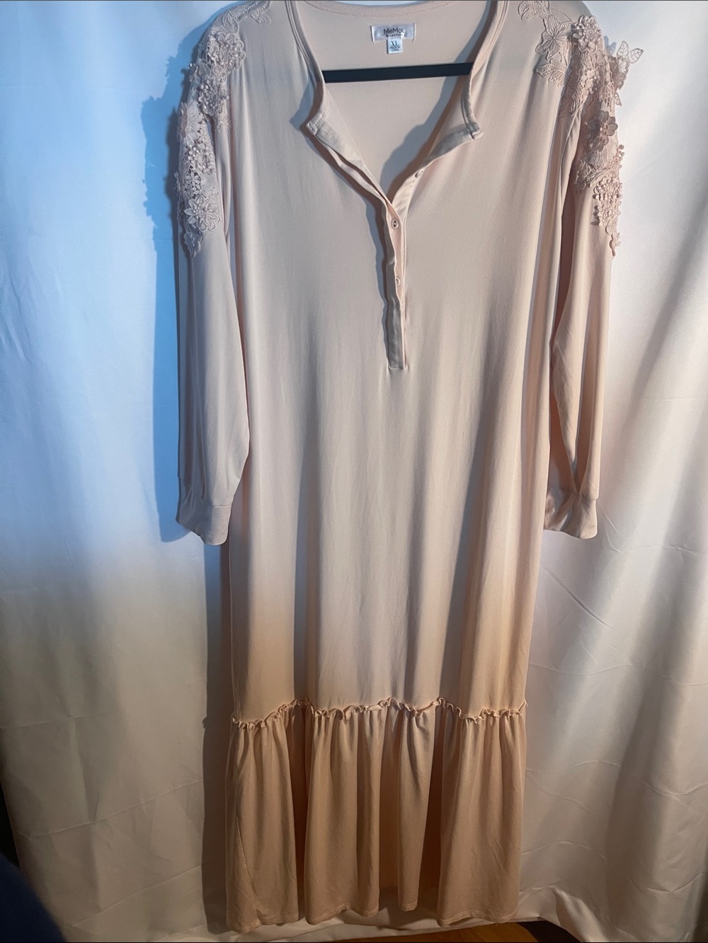 Elegant Lace-Shoulder Maxi Nightgown in Light Blush